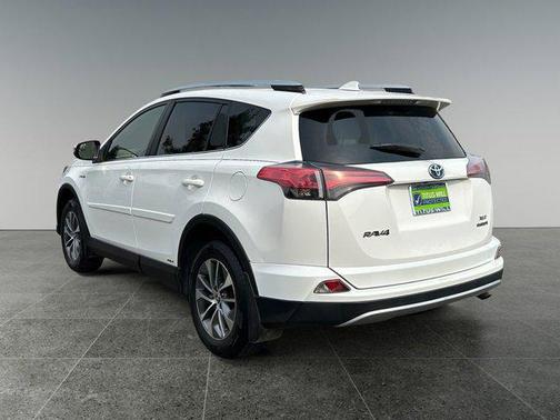2016 Toyota RAV4 Hybrid XLE