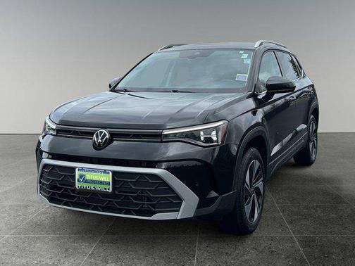 Deep Black Pearl 2025 Volkswagen Taos 1.5T SE