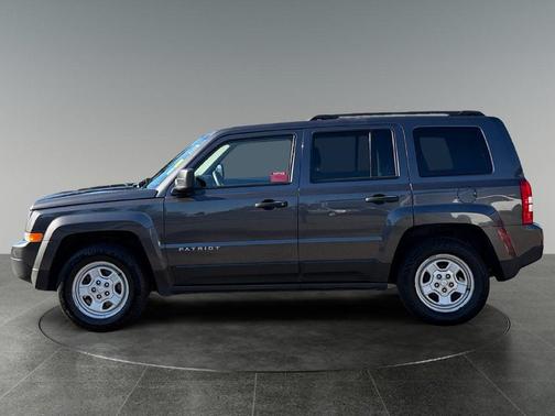 Granite Crystal Metallic Clearcoat 2016 Jeep Patriot Sport