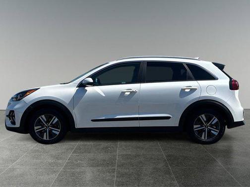 2022 Kia Niro LXS