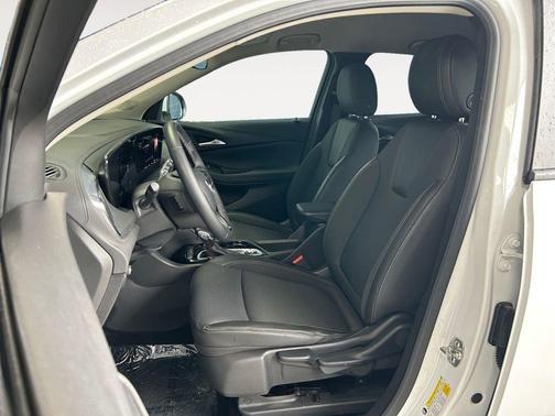 Summit White 2025 Buick Encore GX Preferred