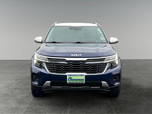 Dark Ocean Blue/White Roof 2024 Kia Seltos S