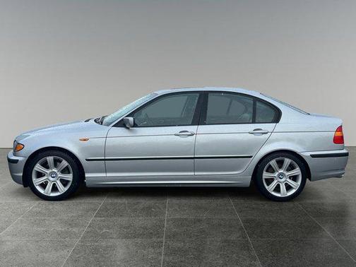 2003 BMW 325 325i