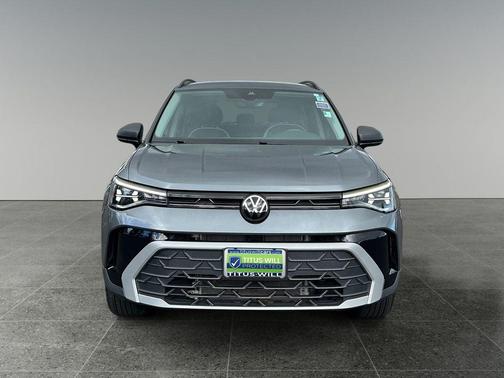 Platinum Gray Metallic 2025 Volkswagen Taos 1.5T S