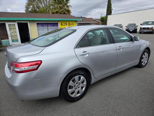 2010 Toyota Camry LE