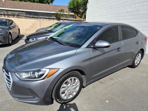 2018 Hyundai ELANTRA SE