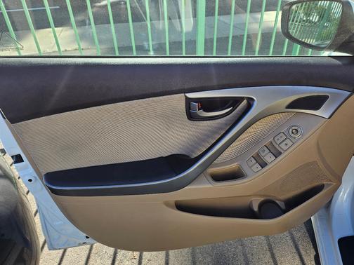 2013 Hyundai ELANTRA 
