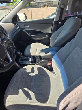 2017 Hyundai SANTA FE SE