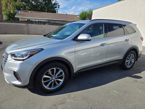 2017 Hyundai SANTA FE SE