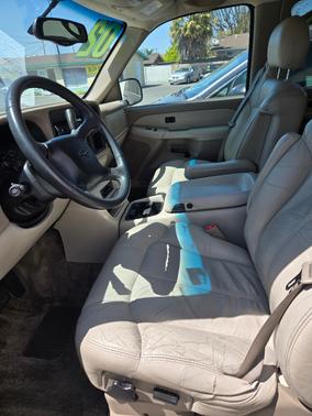 Beige 2002 Chevrolet Tahoe LS