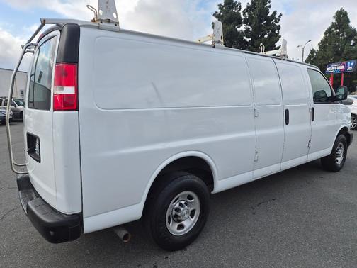 White 2021 Chevrolet Express 2500