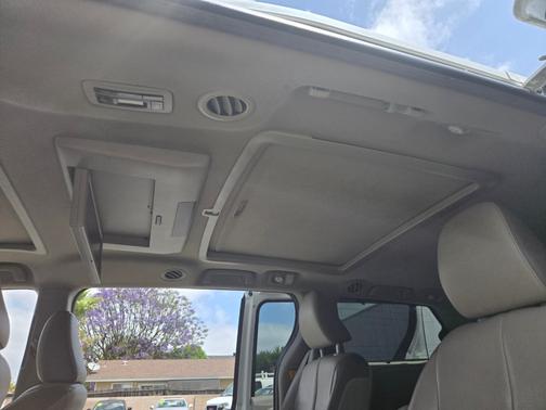 2011 Toyota Sienna XLE Limited