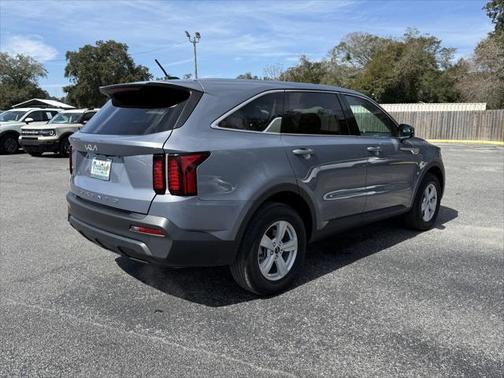 2022 Kia Sorento LX