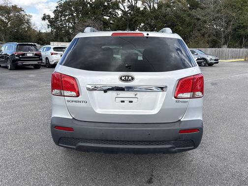 2011 Kia Sorento LX