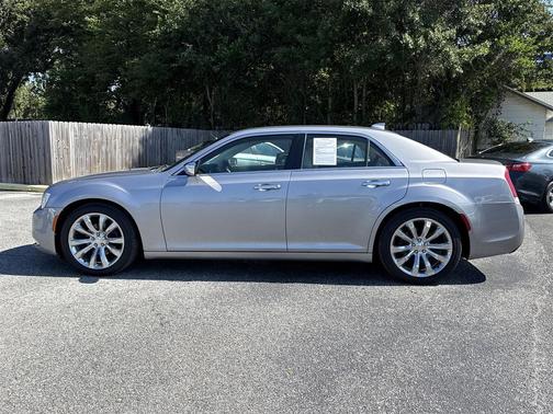 2018 Chrysler 300 Limited