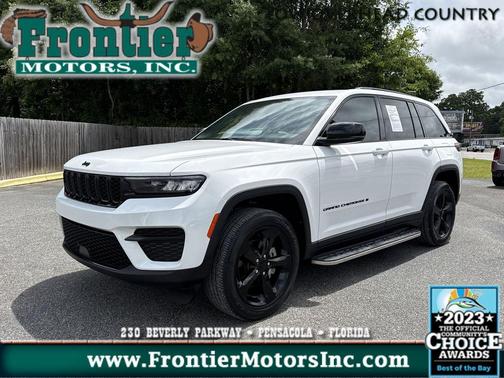 Bright White Clearcoat 2023 Jeep Grand Cherokee Altitude