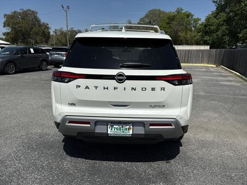 2024 Nissan Pathfinder Platinum FWD