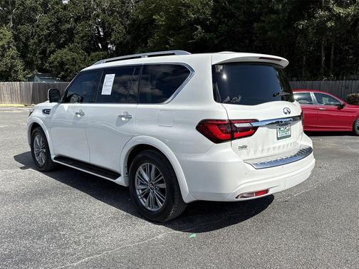 2023 INFINITI QX80 Luxe