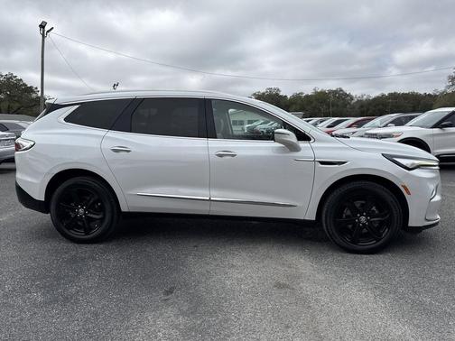 2023 Buick Enclave Essence FWD