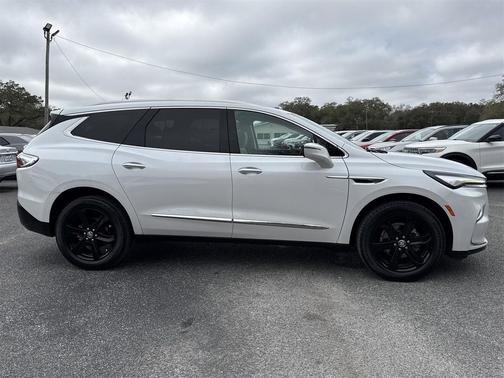 2023 Buick Enclave Essence FWD