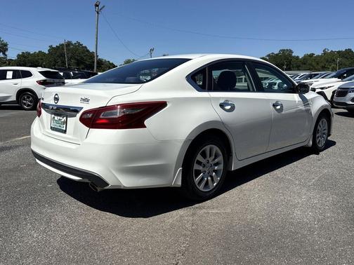Glacier White 2018 Nissan Altima 2.5 S