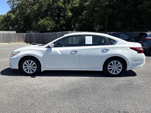 Glacier White 2018 Nissan Altima 2.5 S