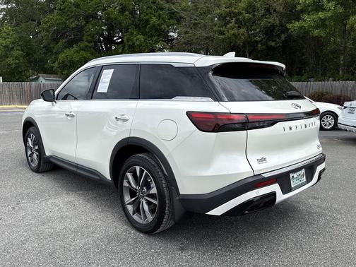 Majestic White 2023 INFINITI QX60 Luxe