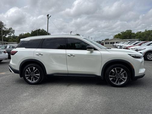 Majestic White 2023 INFINITI QX60 Luxe