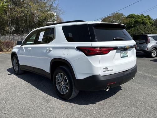 Summit White 2023 Chevrolet Traverse LT Cloth