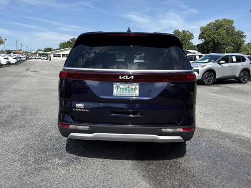 2024 Kia Carnival LX