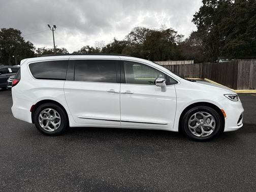 2022 Chrysler Pacifica Limited