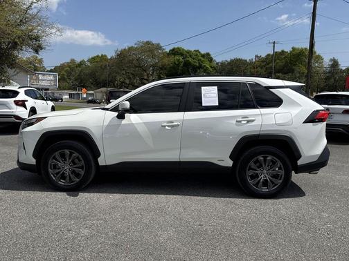 2022 Toyota RAV4 Hybrid XLE Premium