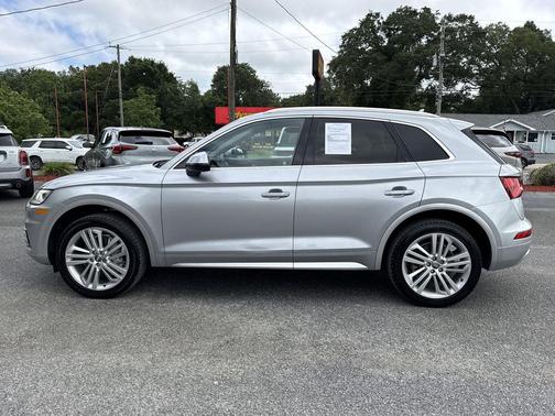 Florett Silver Metallic 2018 Audi Q5 2.0T Premium Plus