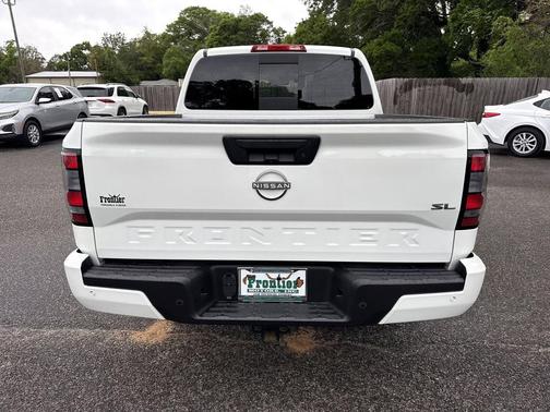 Glacier White 2024 Nissan Frontier SL