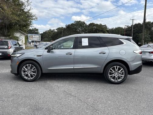 2023 Buick Enclave Essence FWD