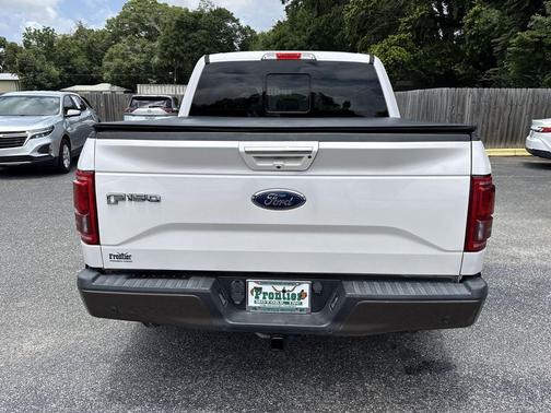 Oxford White 2017 Ford F-150 Lariat