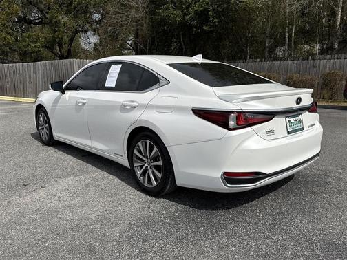 2021 Lexus ES 300h Base