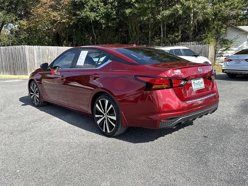 2021 Nissan Altima SR FWD