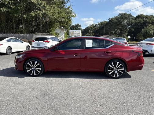 2021 Nissan Altima SR FWD