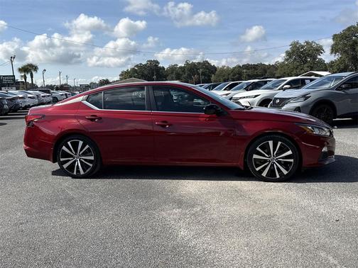 2021 Nissan Altima SR FWD