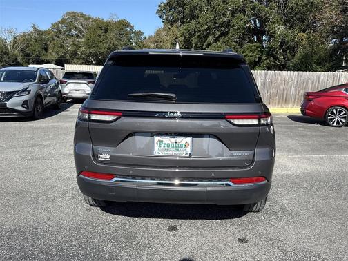 2024 Jeep Grand Cherokee Laredo