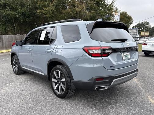 2023 Honda Pilot Touring 8-Passenger