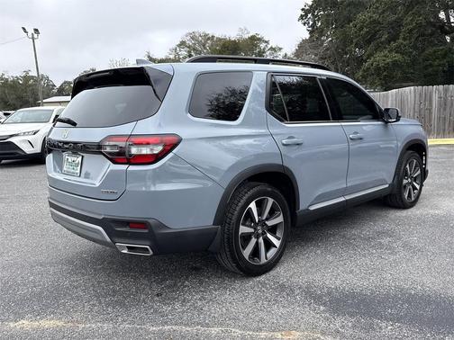 2023 Honda Pilot Touring 8-Passenger