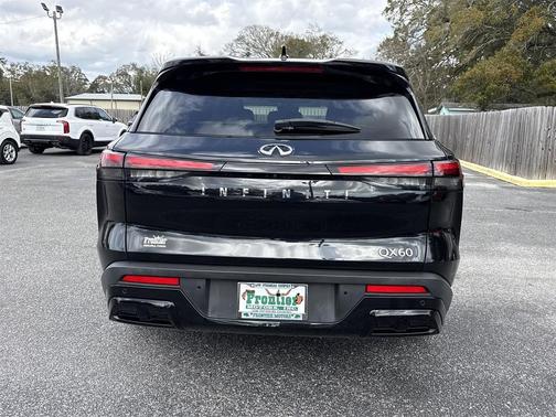 2023 INFINITI QX60 Pure