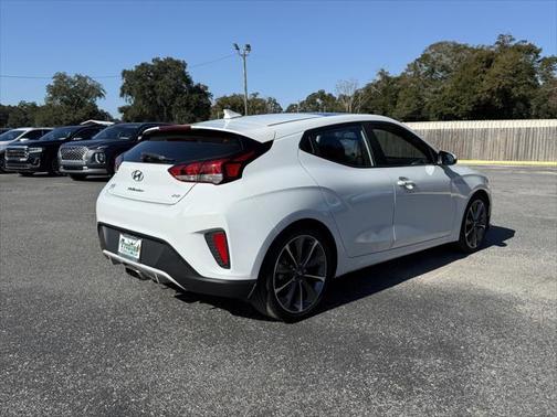 2021 Hyundai Veloster 2