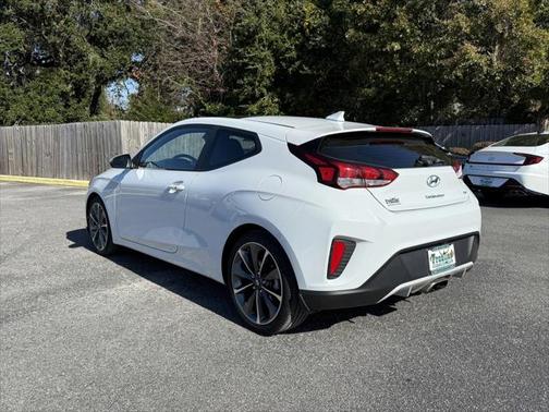2021 Hyundai Veloster 2