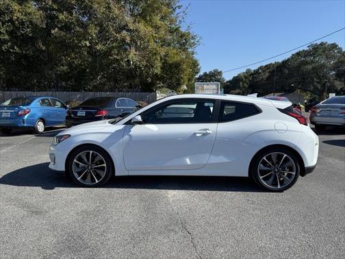 2021 Hyundai Veloster 2