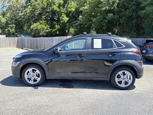 Ultra Black 2022 Hyundai KONA SEL