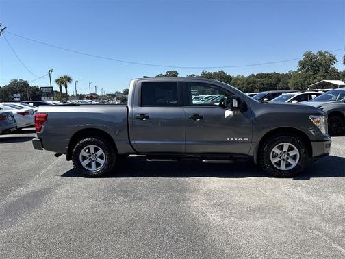 2024 Nissan Titan SV