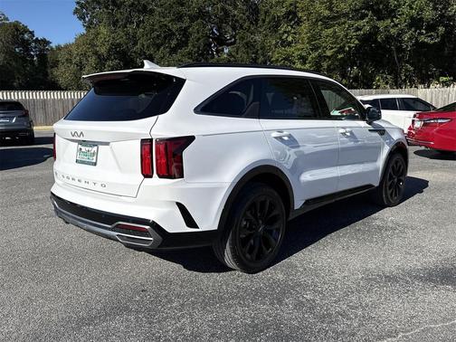 2022 Kia Sorento SX